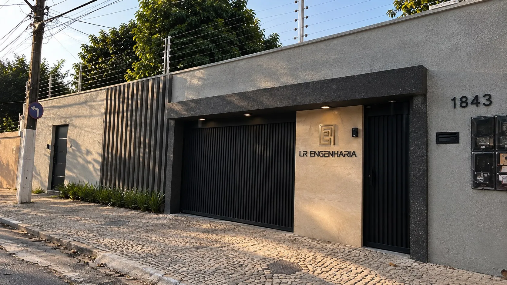 Fachada da sede da LR Engenharia, número 1843